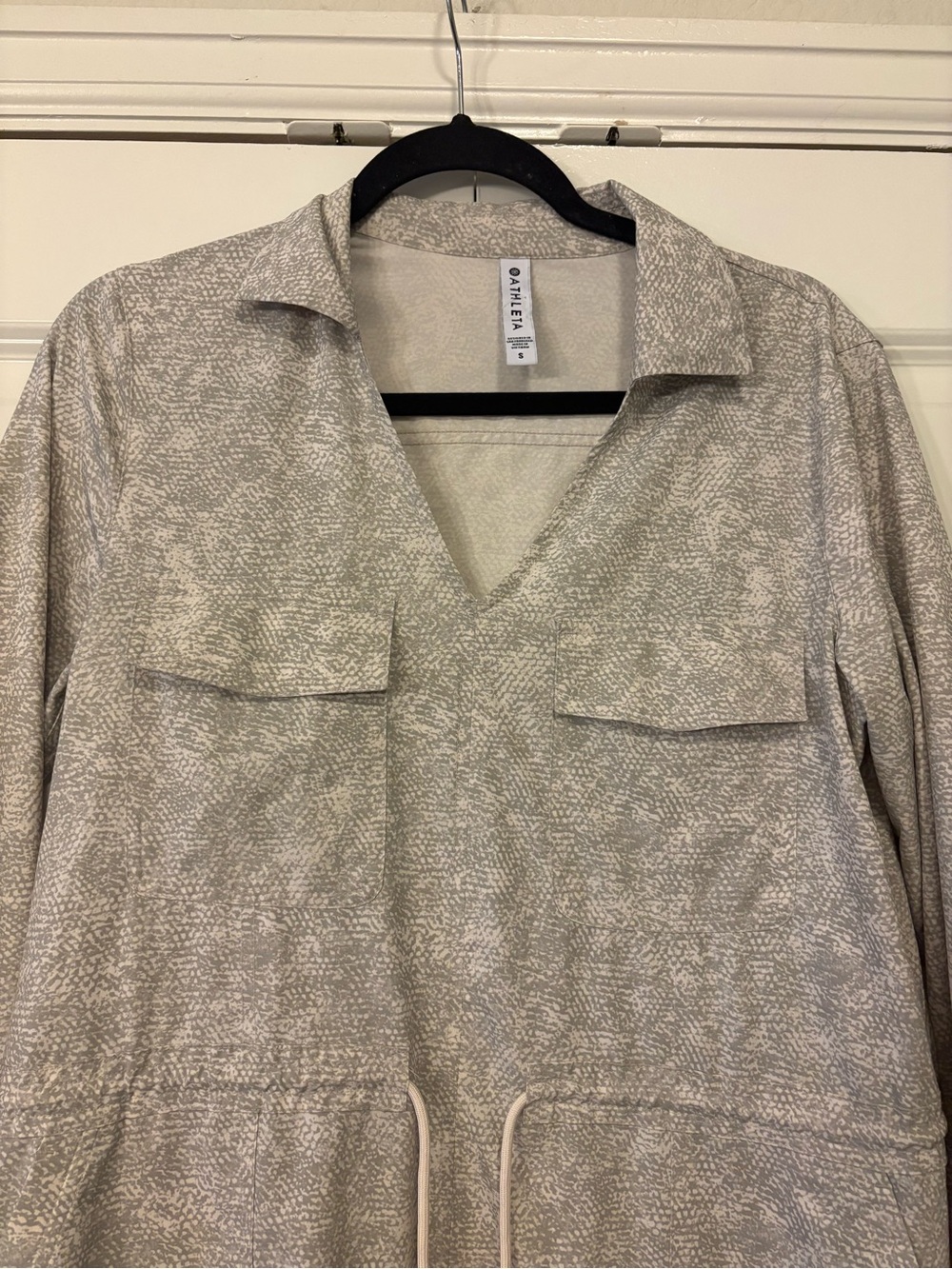 Athleta Light Gray Patterned Long Sleeve Drawstring Shirt Dress - Picture 2 of 4